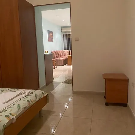 Appartement 2 *